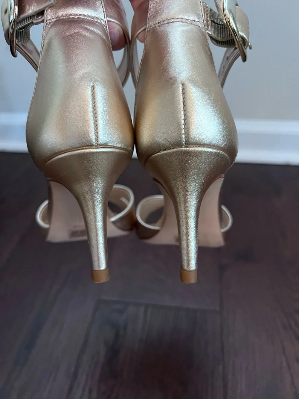 Antonio Melani Champagne Gold Criss Cross Toe Heels Size 6.5